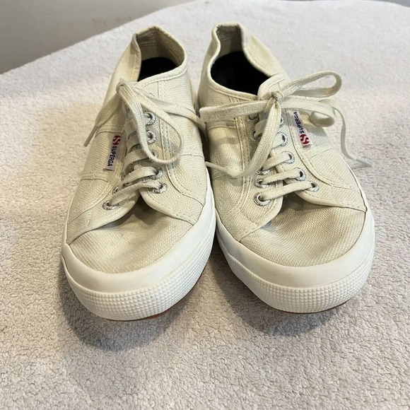 Superga Women Ivory Canvas Classic Sneaker 39.5/8 2750 Cotu Flat Shoe *Run Small - Picture 2 of 11